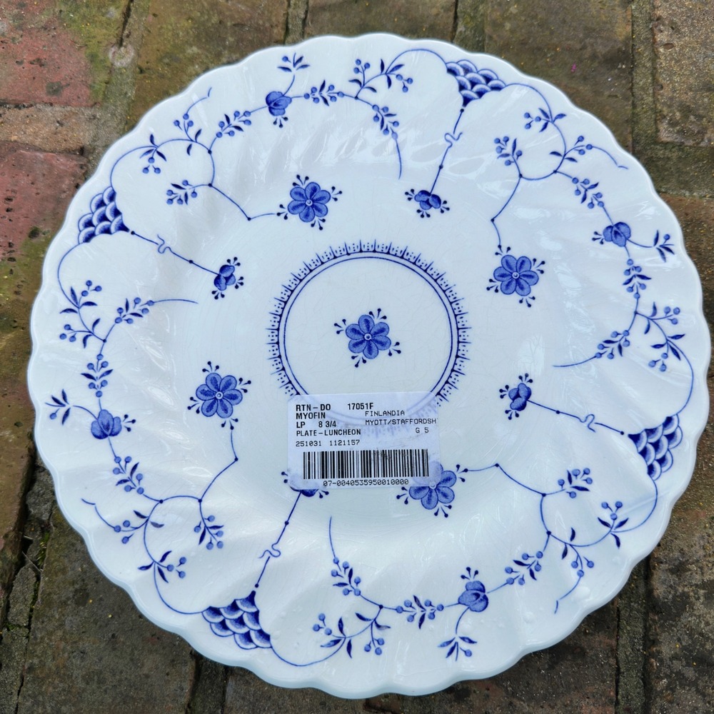 Myott Finlandia Luncheon Plate Blue White Floral Ironstone Grandmillennial 8.75"